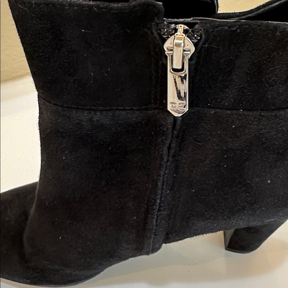 New Sam Edelman Elegant Black Suede Women's Ankle Boots. Size 9. - Picture 7 of 10
